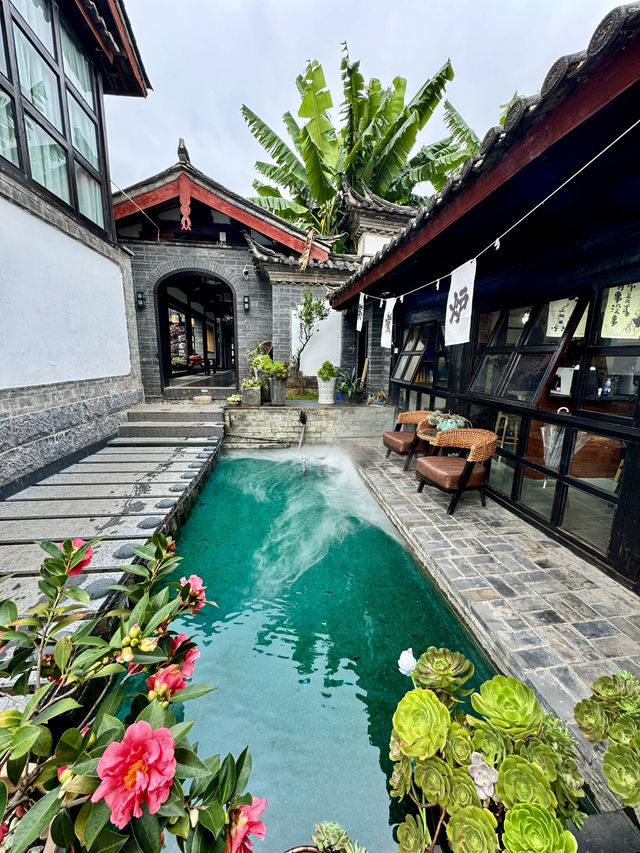 住束河古鎮海棠灣民宿，享受雨天的浪漫吧！。