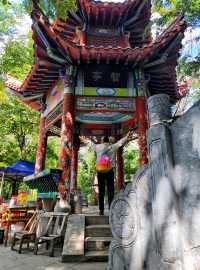 南陽五朵山閔公祠 閔智亭道長像。