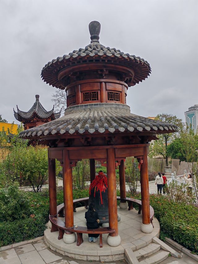 寶通禪寺，靜心開悟之寶地。