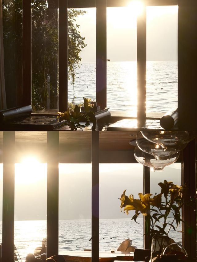 雙廊酒店雲七隨雲當提及「洱海邊，無敵海景」