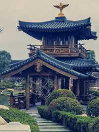 在京都嗎？不，這是寶山寺