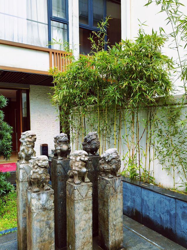 2025年入住山水畫般的酒店，享受美好旅程