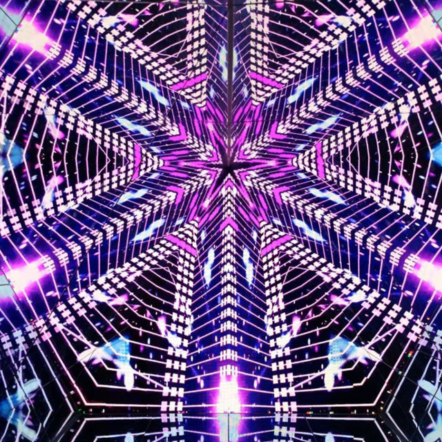 深圳懸空玻璃藝術館🌌｜腳下星河璀璨，一秒走進魔幻空間！