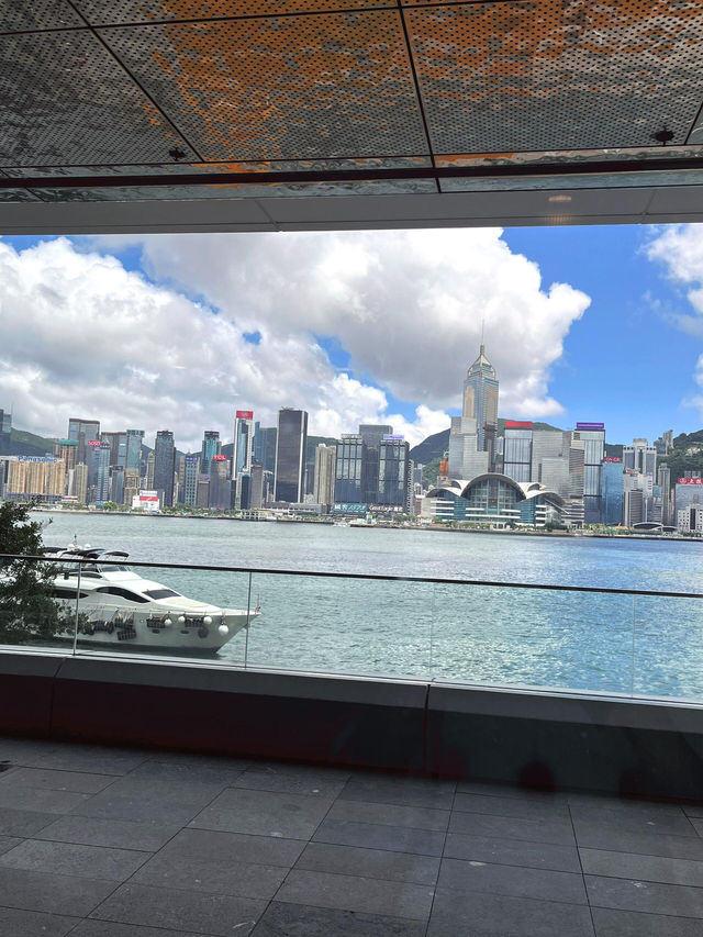 🎨香港藝術館必拍打卡位！免費看展+維港海景雙重浪漫！