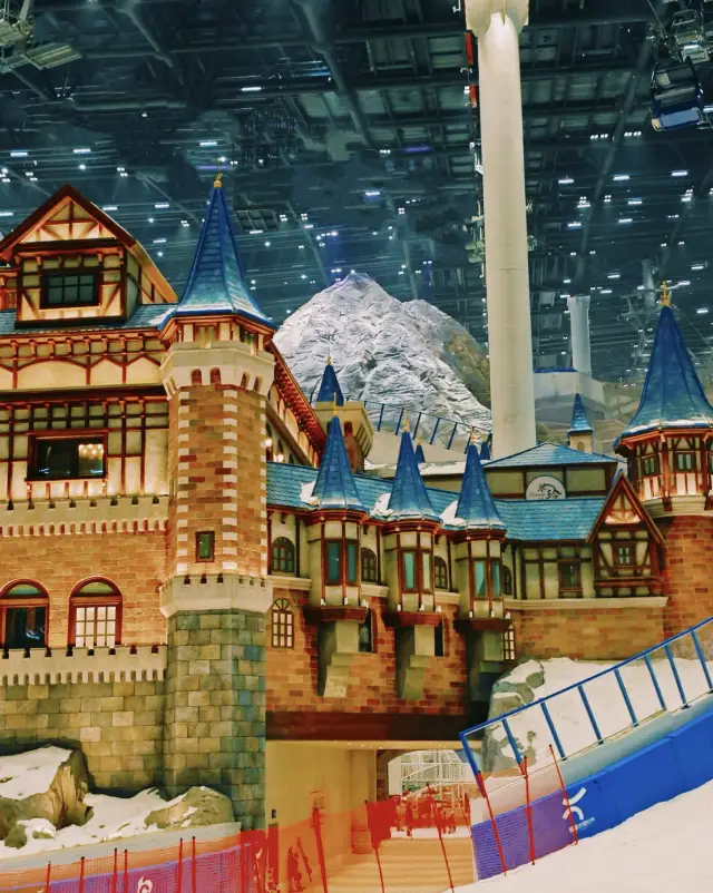 Shanghai Yaoxue Ice and Snow World is perfect for this summer