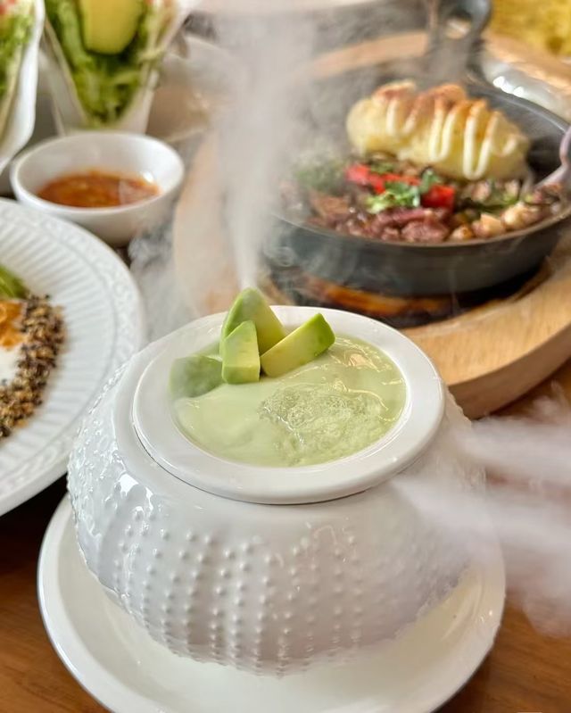 喺昆明食靚飯，直頭被讚到爆