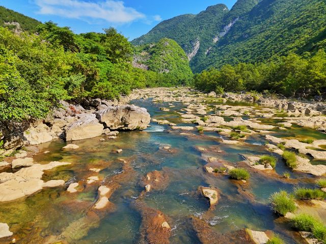 關嶺冰臼遠足全攻略·探索地球三百萬年前的冰川印記 這裡是中國罕見的冰川遺跡，三百萬年前冰川融水如「