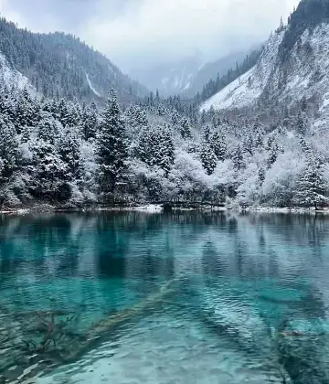 Jiuzhaigou Enters a Dreamy Snowy Wonderland