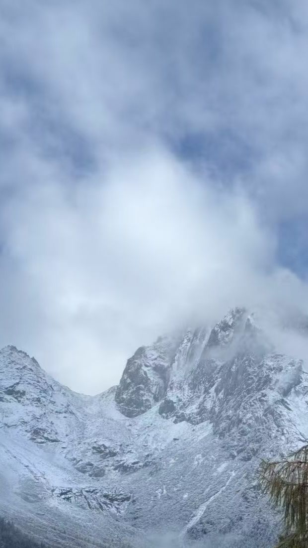 川西秋日天花板畢棚溝一日速通攻略｜雪山彩林美哭