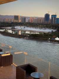 人均百元！版納江景酒店躺看瀾滄江