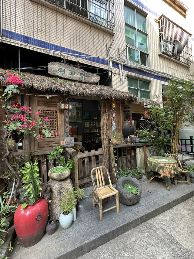 🎨✨ Dafen Oil Painting Village: Shenzhen’s Creative Wonderland 🎨✨ Dafen Oil Painting Village: Shenzhen’s Creative Wonderland