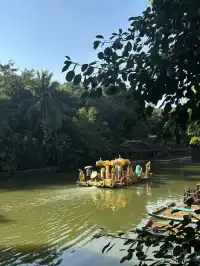 曼聽公園有自己的翡翠湖(附攻略