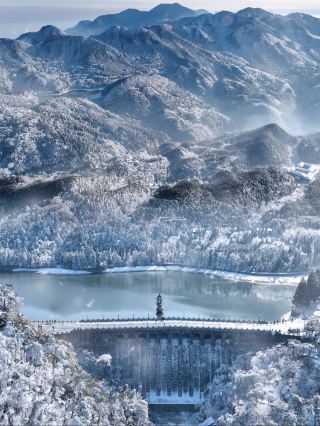 ไม่จำเป็นต้องบินไปถึงภาคตะวันออกเฉียงเหนือของจีนอีกต่อไป วิธีเดินทางที่ถูกที่สุดจากทางใต้เพื่อชมหิมะในสี่สถานที่ท่องเที่ยวที่ปกคลุมไปด้วยหิมะอันเงียบสงบ ด้วยรถไฟความเร็วสูง!