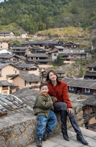 Escape to a Family-Friendly Getaway at Guifeng Ancient Village with Mountains, Water, and Rustic Charm