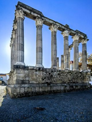 Évora Historic Center Tour Guide