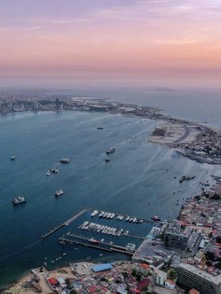 Off-the-beaten-path visa-free direct flight to check in at Africa's Diamond City