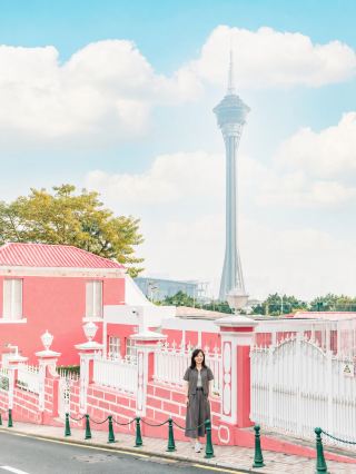 Macau one-day itinerary: No detours | Colorful old town, Rua do Cunha food + The House of Dancing Water