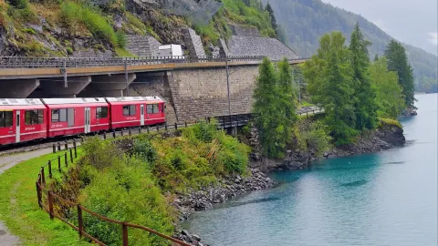 France, Italy, Switzerland 13-Day Trip 4.1 | The train to spring — traveler post in Engadin St. Moritz