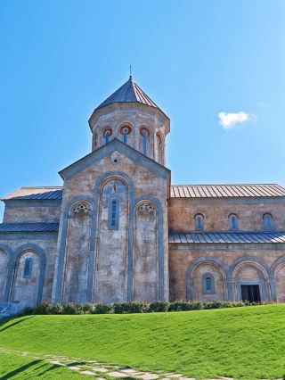 Một chuyến đi 9 ngày qua ba quốc gia vùng Caucasus, với những phong cảnh tuyệt đẹp, hoang sơ, giúp bạn thư giãn tinh thần.