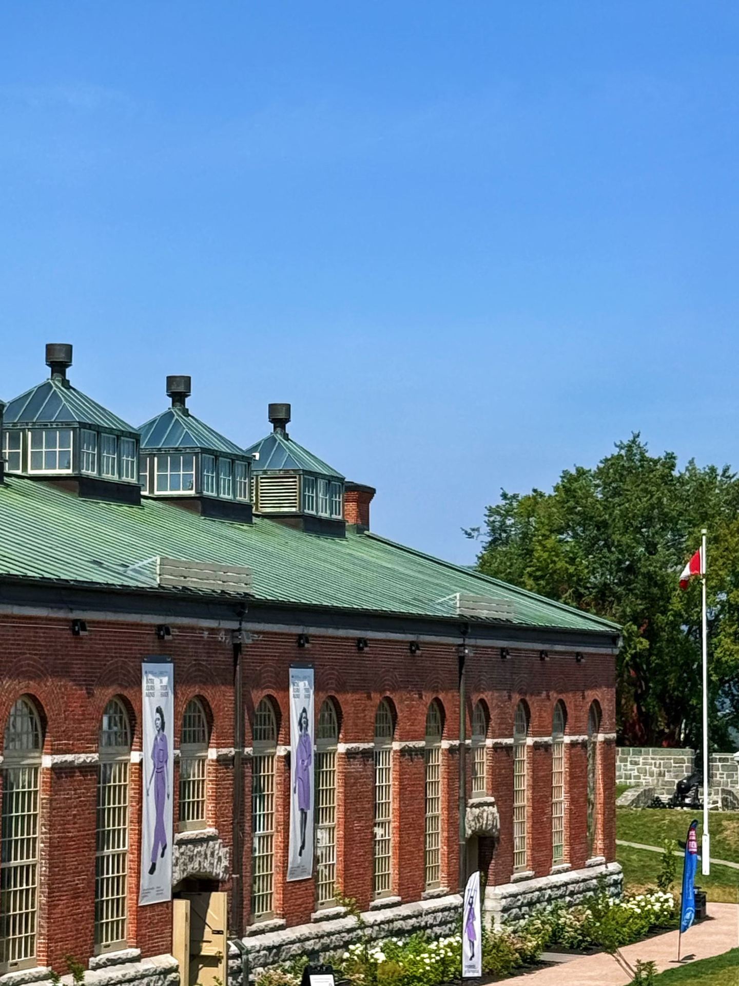 Ultimate 3-Day Canada Guide: Enjoy It All for 2,000+ Per Person