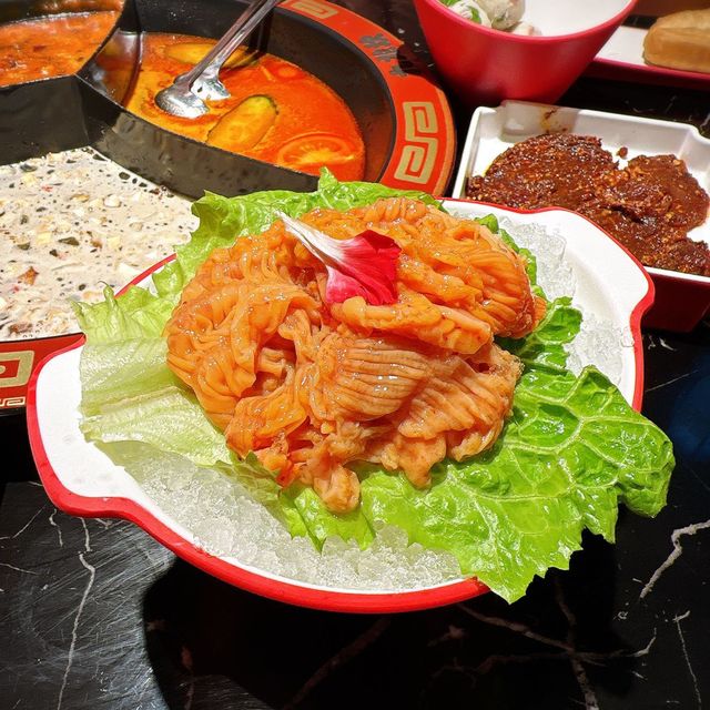 👑 油麻地宮廷風火鍋店