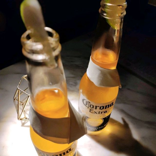 「ShowTime Sports Bar」：美食、遊戲與啤酒的完美交融
