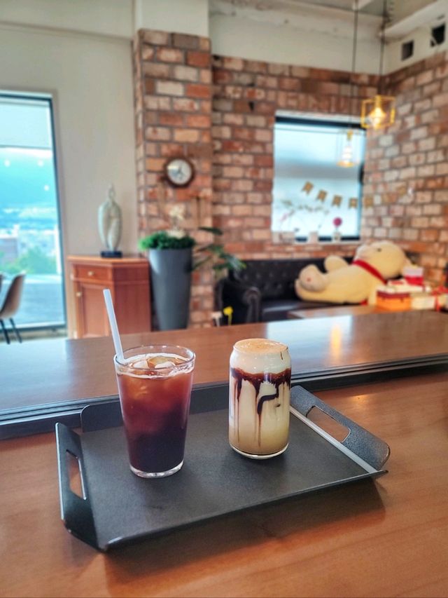 도심속 외곽 마운틴뷰 즐기는 카페 도시정원☕️