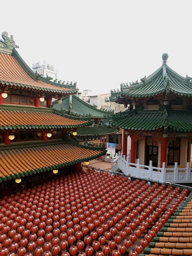 ไหว้พระ ถ่ายรูปโคมไฟที่วัด #Sanfong วัดดังในเกาสง
