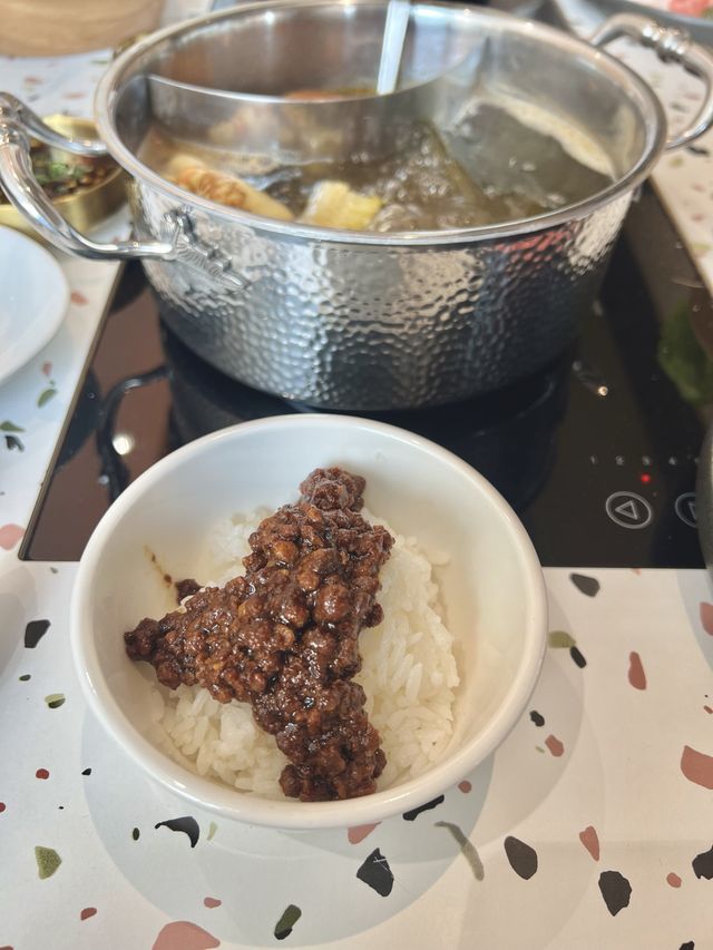 新開一人一鍋《呷哺呷哺》🍲🥩🥢  新開一人一鍋《呷哺呷哺》🍲🥩🥢