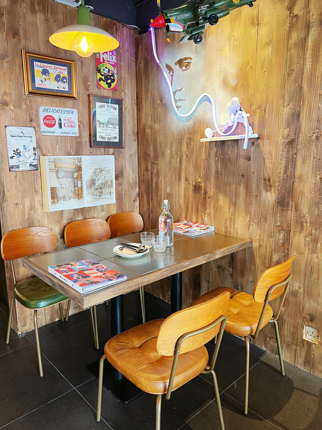銅鑼灣人氣大熱玩味咖啡店