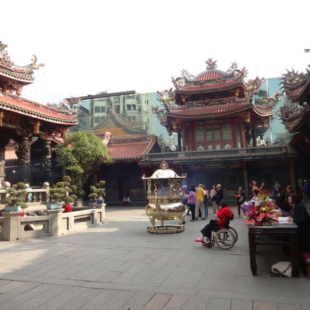 Magnificent Taipei Lungshan Temple