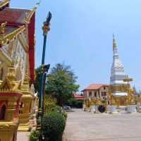 วัดมหาธาตุ พระธาตุประจำวันเกิดวันเสาร์ จ.นครพนม