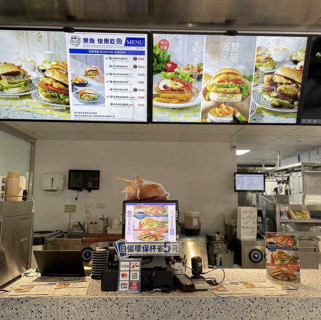 採用台灣在地魚🐟🐟🍔Fish Burger專門店