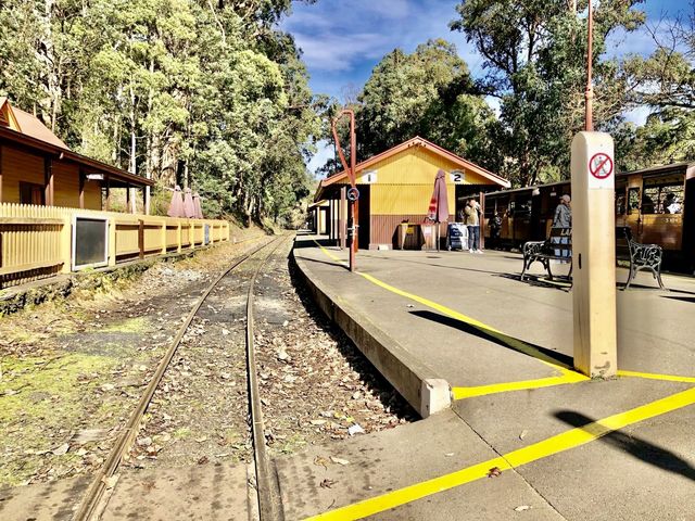 Lakeside Railway Stn - Victoria, Australia