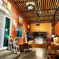 Cozy Hooga Cafe at Kundasang Farm Ville