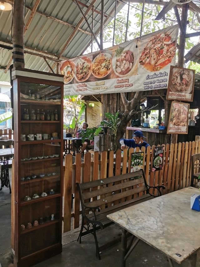 ก๋วยเตี๋ยวต้มยำไทยเฮง ร้านลับที่ต้องมาลอง