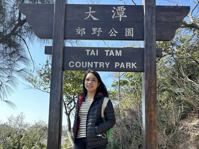 Wong Nai Chung trail down to Stanley