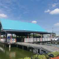 บึงมารวย​ ร้านอาหารกลางบึง​ เส้นบางนา​กทม