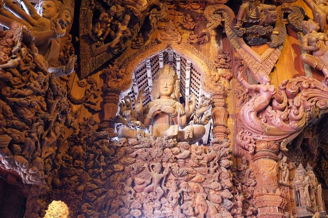 ปราสาทสัจธรรม พัทยา ชลบุรี