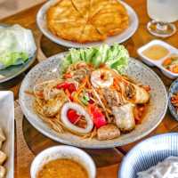 เฝอเนื้อยามยักษ์ “Eat Viet”! สุดปัง ย่านพระราม 3