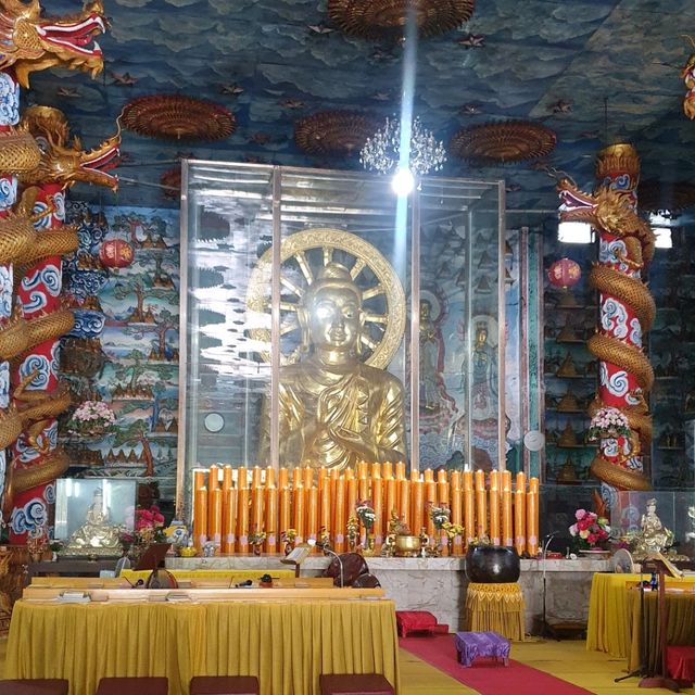 เที่ยวชมความสวยงาม..วัดเขารูปช้าง..ปาดังเบซาร์
