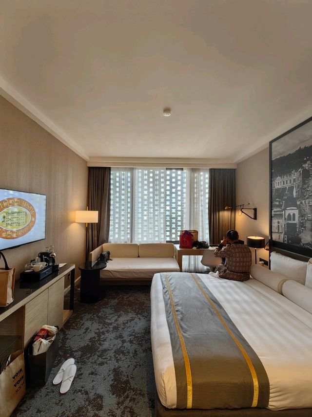 Hotel with Outstanding Rooftop view 