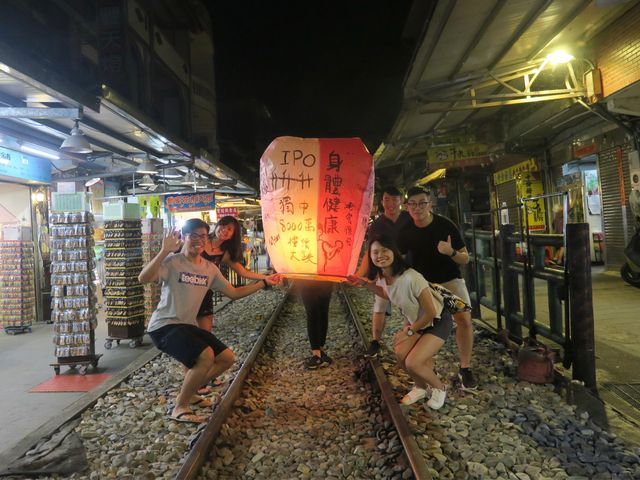 十分必做❣️黑暗中放天燈許願🫶🏽