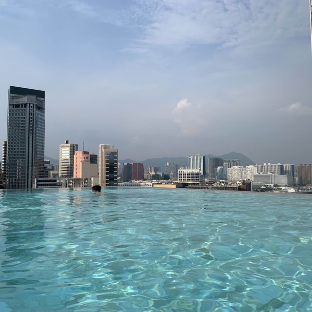 Luxurious Staycation with amazing infinity pool