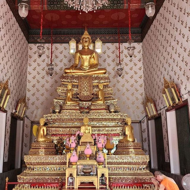 วัดหนังราชวรวิหาร วัดเก่าแก่สมัยอยุธยา