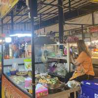A must visit local night market bangkok 👍🏻