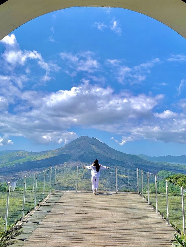 Insta-Worthy Cafe In Bali⁉️😍🤫