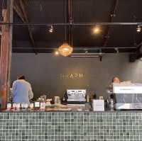 清邁人氣咖啡 GRAPH 以倉庫改建的第八號分店
