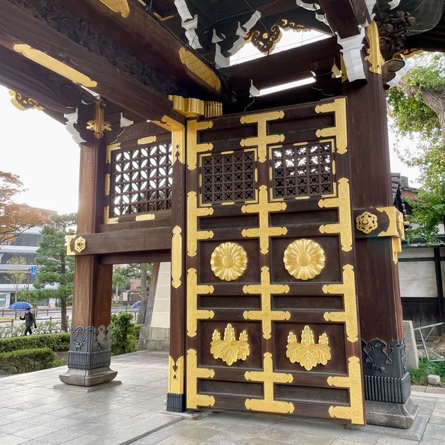 Higashi Hongan-ji: Serenity in Kyoto