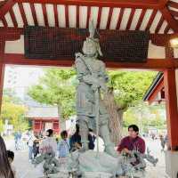 永遠人來人往熱鬧的淺草寺
